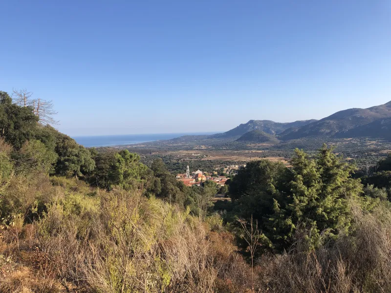 Calenzana et la plaine vus depuis le début du GR20.
