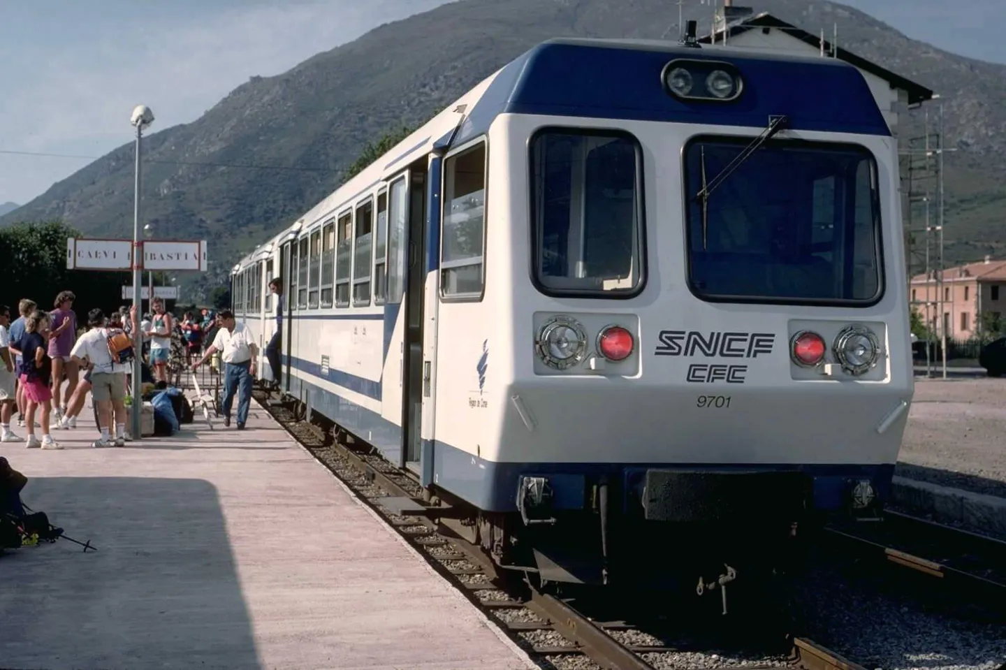 A prima rama Soulé nant'à a linea centrale.