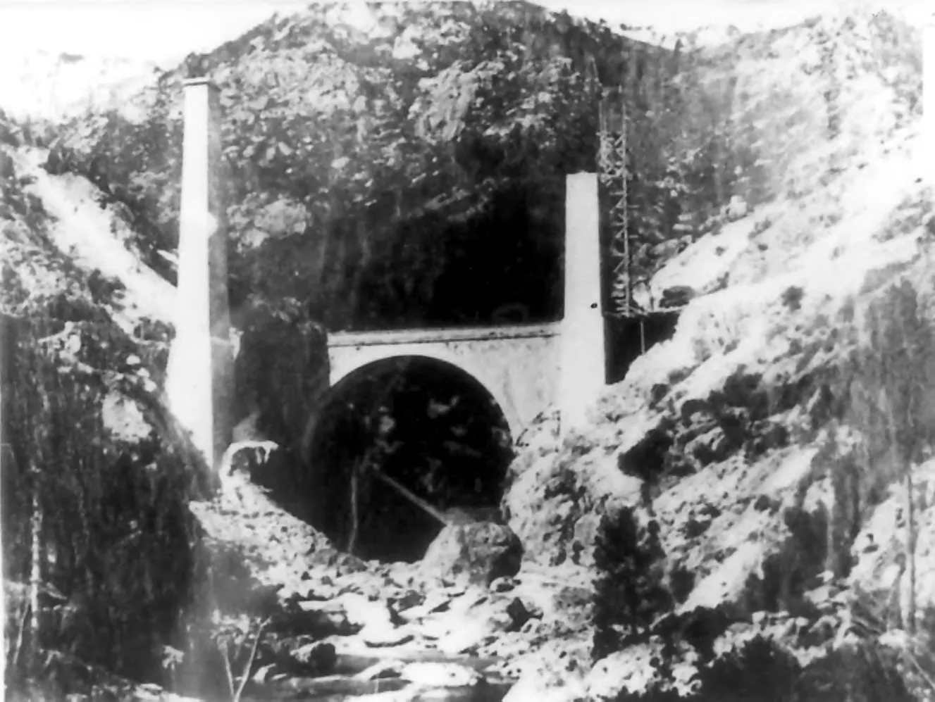 U viadottu di u Vechju in custruzzione à u principiu di l’anni 1890.