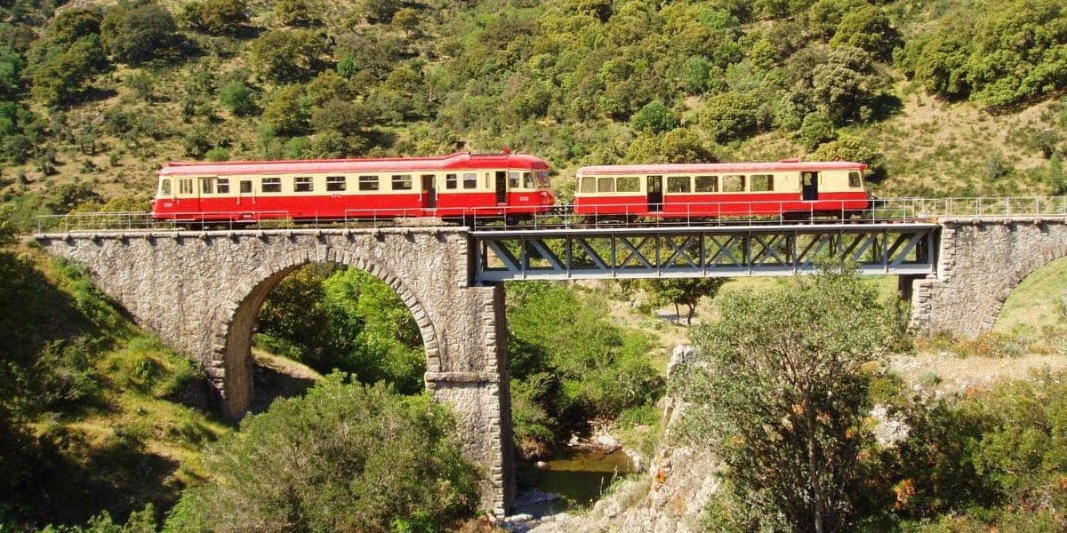 ABH et sa remorque sur un pont